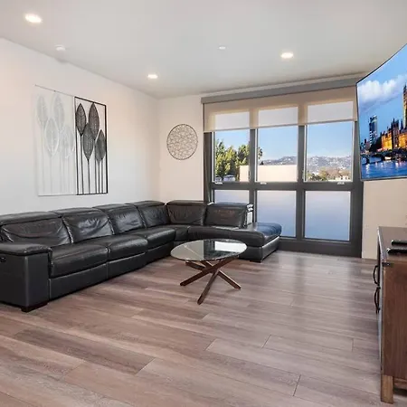 Luxurious Penthouse In Beverly Hills - Sleeps 10